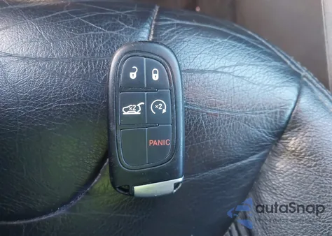 2014 Jeep Cherokee Latitude z USA, uszkodzony, nr VIN 1C4PJMCS6EW147699